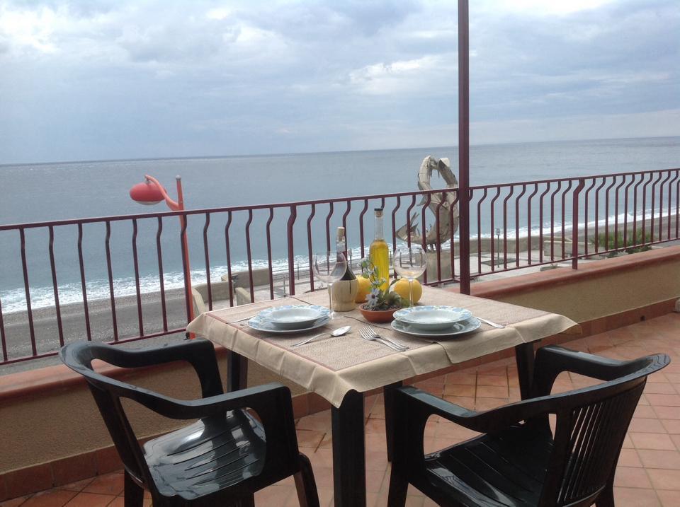 B&B La Sirena Santa Teresa Di Riva Exteriör bild