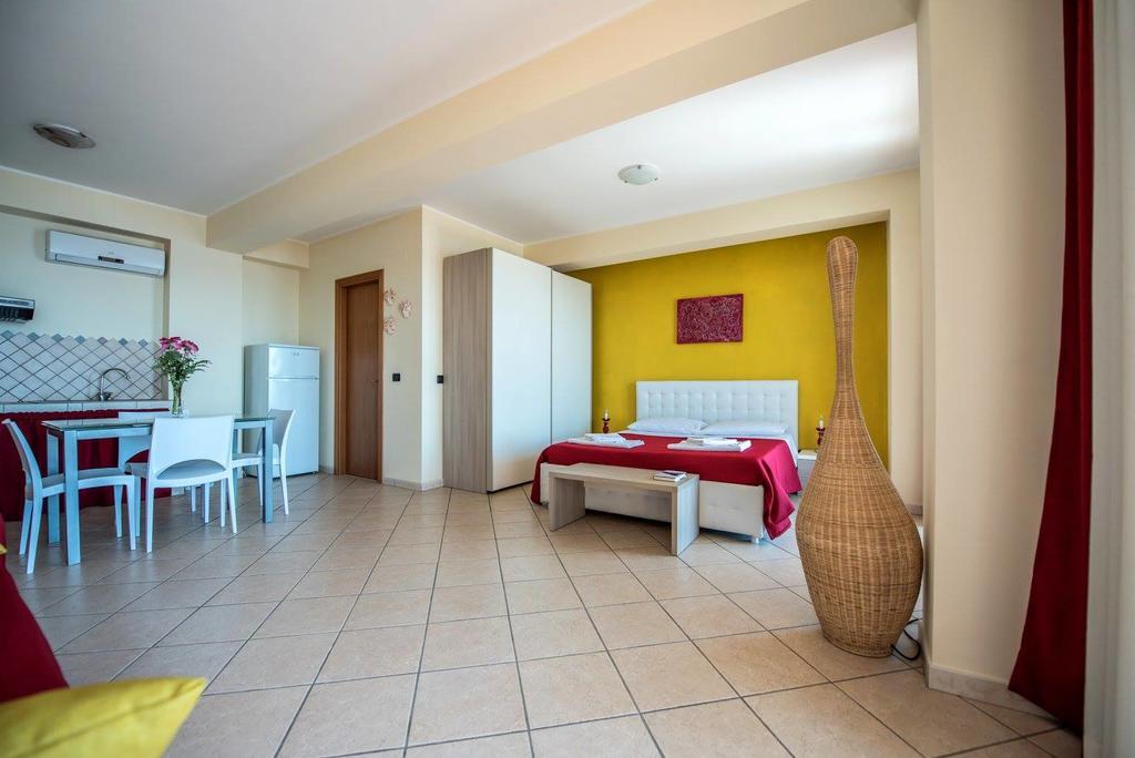 B&B La Sirena Santa Teresa Di Riva Exteriör bild
