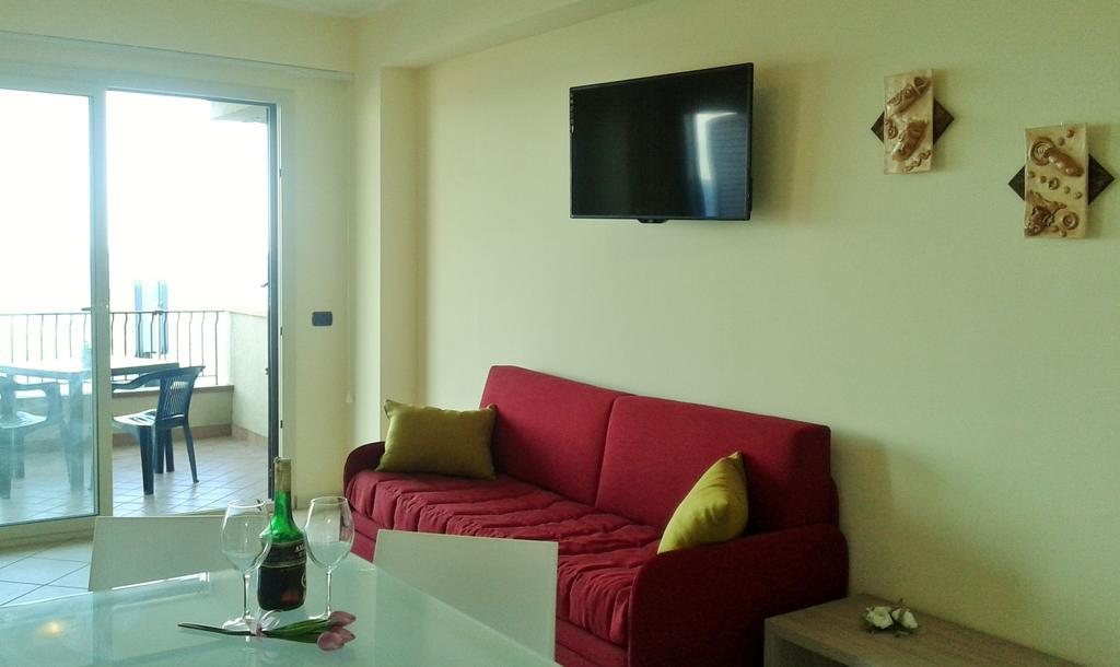 B&B La Sirena Santa Teresa Di Riva Exteriör bild
