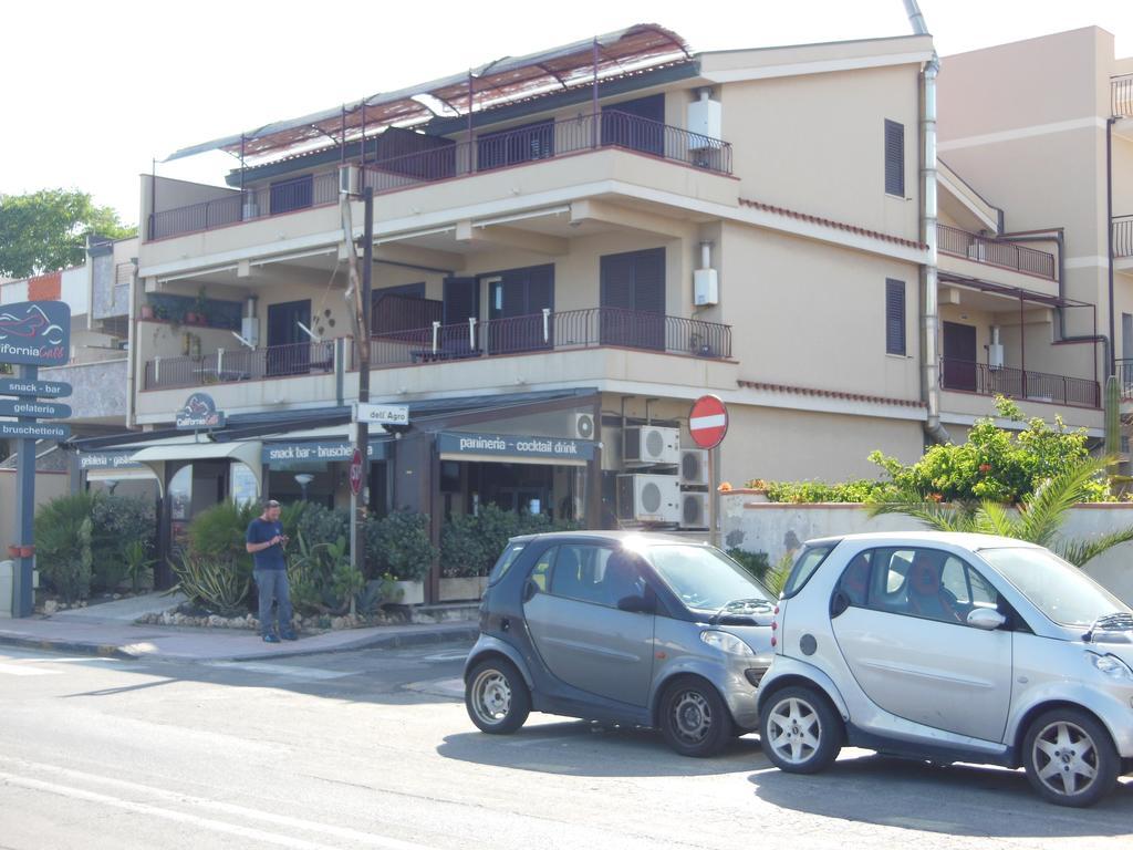B&B La Sirena Santa Teresa Di Riva Exteriör bild